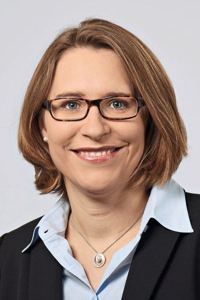 Generalsekretärin: Neue Generalsekretärin der International Federation of Robotics (IFR) ist Dr. Susanne Bieller. Die promovierte Chemikerin war zuletzt fünf Jahre als Projektmanagerin beim europäischen Robotikverband EUnited Robotics tätig. (IFR)