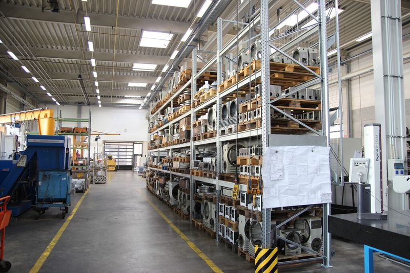 Betriebsbesichtigung Kroenert GmbH & Co. KG und ZAE Antriebssysteme (Bild: Königsreuther)