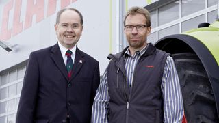 Haben die Lagereinrichtung geplant und umgesetzt: Stephan Dünnebeil, Gebietsverkaufsleiter bei Meta, und Frank Kirchhoff, Leiter Gebietsersatzteillager der Claas Vertriebsgesellschaft in Braunschweig (v.l.). (Bild: Meta)