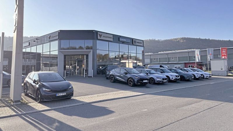 Mit der Übernahme des Seat-/Cupra-Betriebs in Mosbach hat die Von der Weppen-Gruppe ihr Gebiet nach Norden hin erweitert.(Bild:  Von der Weppen)