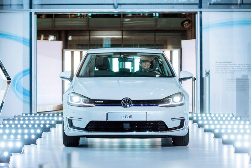 Gebaut wird der neue E-Golf ab April in der Gläsernen Manufaktur in Dresden. (Volkswagen)