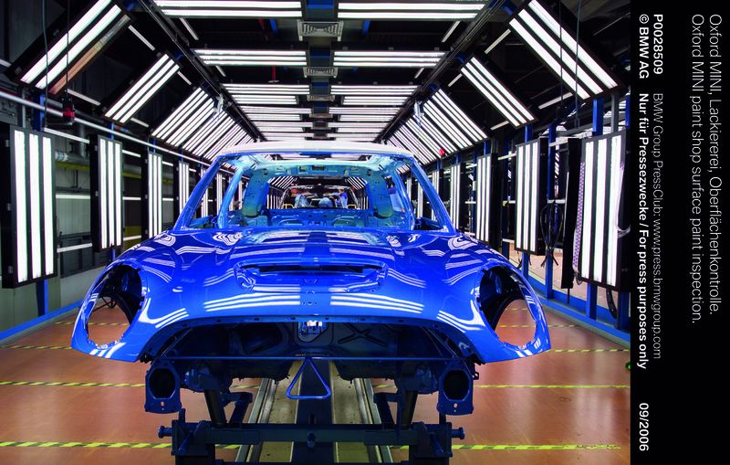 4 Oxford MINI:  Lackiererei, Oberflächenkontrolle (Archiv: Vogel Business Media)