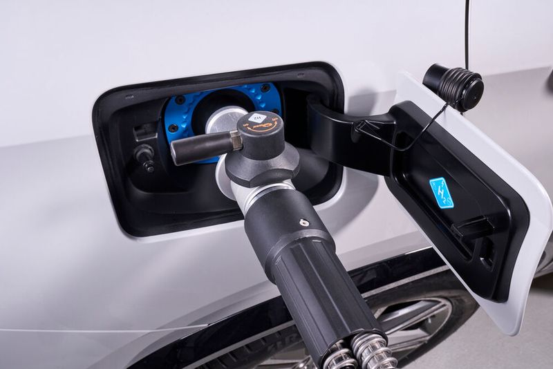 Produktion BMW iX5 Hydrogen Inbetriebnahme.  (Bild: Tom Kirkpatrick/BMW AG)