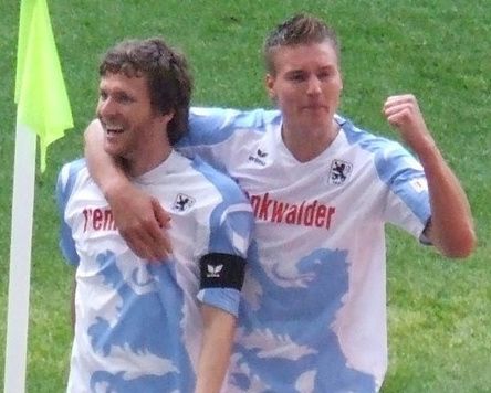 Auch in der neuen Saison gehen 1860-Top-Torschütze Benjamin Lauth (l.) und Manuel Schäffler wieder auf Torejagd. (Archiv: Vogel Business Media)