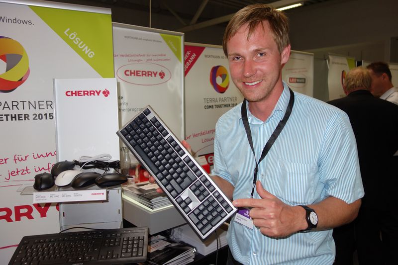 Matthias Völkl, Cherry, mit der schnellsten Maus... nee Tastatur! (Bild: IT-BUSINESS)
