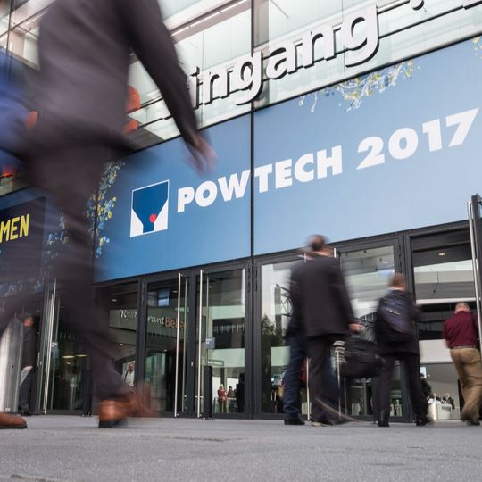 Die 20. Powtech in Nürnberg brachte für drei Tage die Welt der Verfahrenstechnik zusammen. Die 20. Powtech in Nürnberg brachte für drei Tage die Welt der Verfahrenstechnik zusammen.