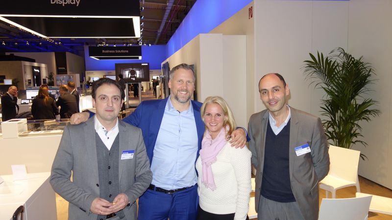 Das Samsung DD-Team, (v. l.) Thomas Spanidis, Oliver Rösgen, Bettina Roderhoff und Bel Zidane. (Bild: IT-BUSINESS)