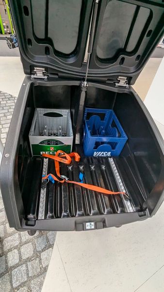 ...ist man erstaunt wie viel und auch wichtiges Material da rein geht. (Bild: Dominsky – VCG)