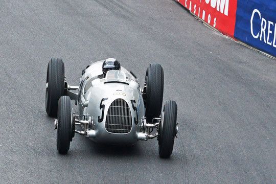 Jacky Ickx im Auto Union Typ C von 1936. (Foto: sp-x)