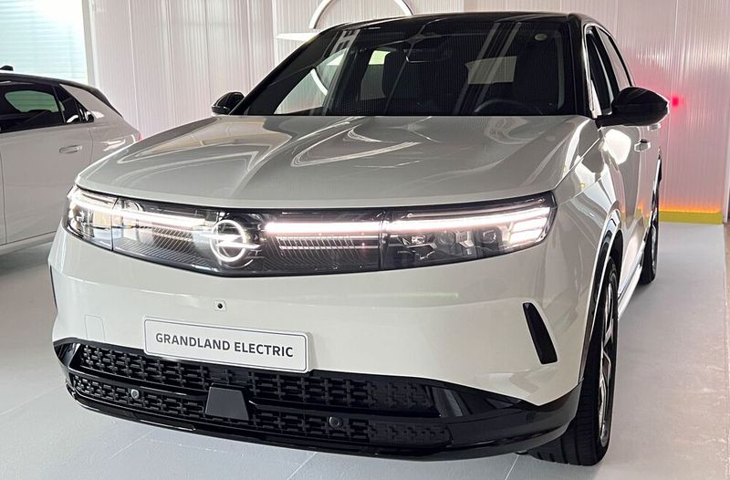 Der 75-millionste Opel war 2022 ein Grandland – in neuer Generation steht der Grandland 2024 für die elektrische Zukunft des Rüsselsheimer Herstellers. (Bild: autodrom)