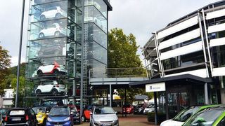 Das Smart-Center Saarbücken feiert 2018 sein 20-jähriges Jubiläum. Das Autohaus zählt zu den wenigen exklusiven Autohäusern der Kleinwagenmarke des Daimler-Konzerns in Europa. (Heinig)