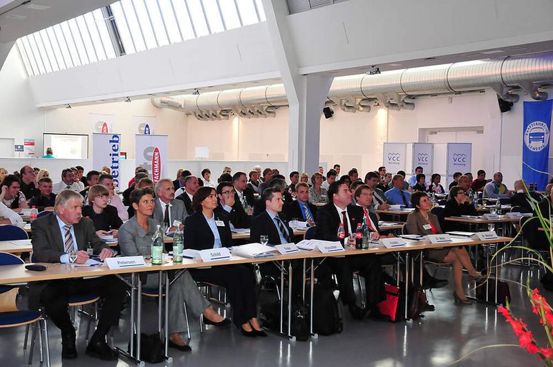 Rund 150 Teilnehmer informierten sich bei „auto Ausbildung – Das Forum 2009“ darüber wie wichtig es ist, das Thema Kundenbindung schon in die Ausbildung des Berufsnachwuchses zu integrieren. (Archiv: Vogel Business Media)