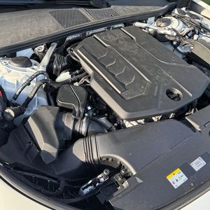 Unter der Haube: der 2.0 TFSI mit 150 kW/204 PS und serienmäßigem 48-Volt-Mildhybridsystem MHEV plus.(Bild:  Achter – VCG)
