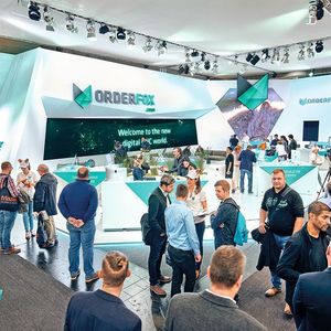 «Willkommen in der neuen, digitalen CNC-Welt»: Die Mitarbeiter des liechtensteinischen Unternehmens aus Ruggell betreuten in sechs Tagen 1489 Firmen aus 63 Ländern.