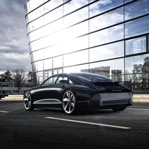 Die Karosserie des Hyundai Prophecy besitzt keine einzige gerade Linie.(Bild:  Christian Bittmann)