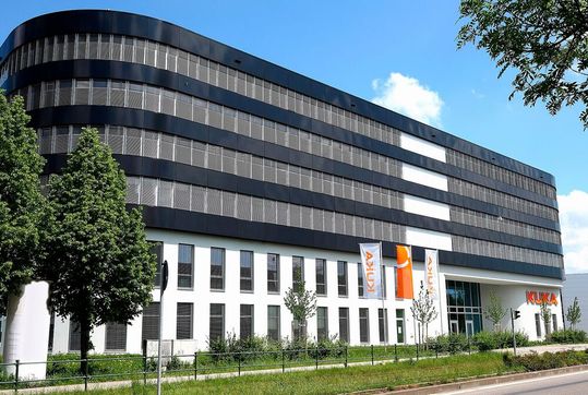 Kuka, hier der Hauptsitz in Augsburg, freut sich über das zweitbeste Geschäftsergebnis in der Unternehmensgeschichte. Hohe Wachstumsraten verzeichne man auch überall. Was den Erfolg möglich gemacht hat, erfahren Sie in diesem Beitrag. Kuka, hier der Hauptsitz in Augsburg, freut sich über das zweitbeste Geschäftsergebnis in der Unternehmensgeschichte. Hohe Wachstumsraten verzeichne man auch überall. Was den Erfolg möglich gemacht hat, erfahren Sie in diesem Beitrag.