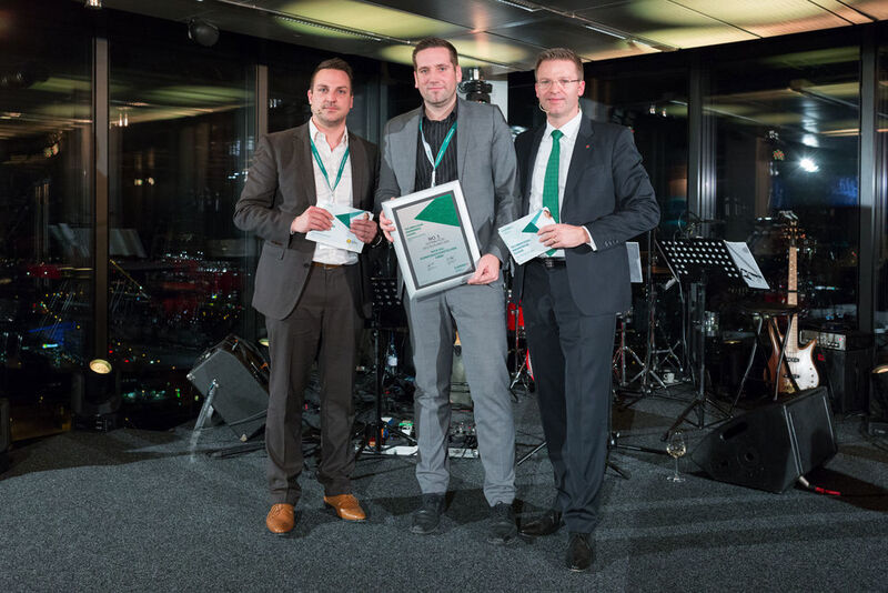 Matthias Wermke (m.), Wick Hill Kommunikationstechnik GmbH, erhielt seinen Preis ebenfalls von Matthias Nefzger und Holger Suhl. (Kaspersky Lab)