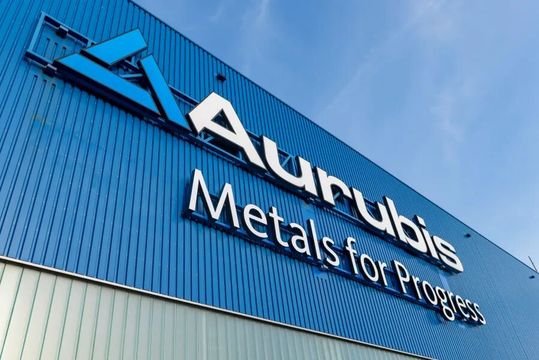 Der durch diverse Probleme gebeutelte Kupferhersteller Aurubis hat seine vor Monaten angekündigte Neuaufstellung des Vorstands jetzt beendet, wie die dpa erfahren hat. Lesen Sie hier, was das bedeutet ...(Bild:  Aurubis)