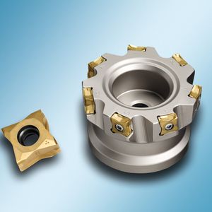 Der Eckfräser mit acht-schneidiger Wendeschneidplatte. Moderne Pressverfahren ermöglichten es hoch positive Schneiden für Tangentialfräser  zu produzieren.