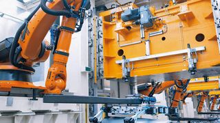 Mit über 16 Jahren Erfahrung und mehr als 700 installierten Robotern in Presswerks-Linien hat Kuka für jede Anforderung die passende Pressen-Automatisierungs-Lösung parat.  Bild: Kuka (Archiv: Vogel Business Media)