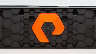 Da weiß man, was drin ist: Das Pure-Storage-Logo steht für All-Flash-Speicher. (Bild: Pure Storage)