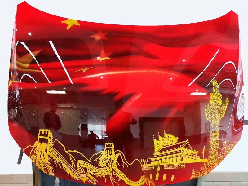 Beim Lackierer Wen Jie Min ist die Rote Kultur Chinas das Thema. (Messe Frankfurt)