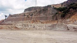 Beim Puzzolan-Abbau in Guatemala werden große Mengen vulkanischer Aschen zu Zementen zugesetzt, um den CO2-Ausstoß zu senken. (Bild: Herbert Pöllmann)