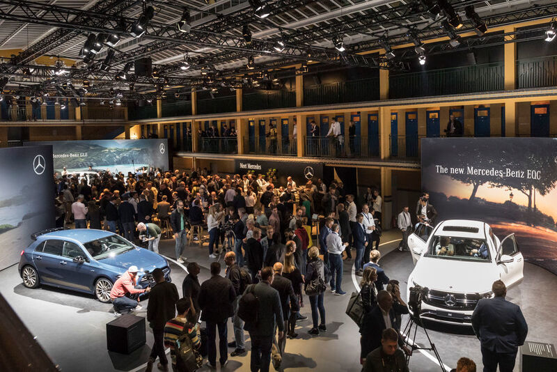In Paris gab auch der neue EQC seine Messepremiere – das erste rein elektrische Modell von Mercedes-Benz. (Daimler)