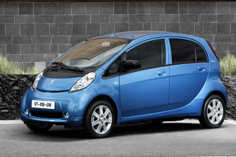 Der Peugeot Ion ist wie der Mitsubishi i-Miev und der Citroën C-Zero bereits seit 2010 auf dem deutschen Markt. Die Franzosen gewähren auf den elektrischen Antrieb fünf Jahre (oder maximal 50.000 Kilometer) Garantie. (Foto: Peugeot)