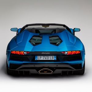 (Lamborghini)