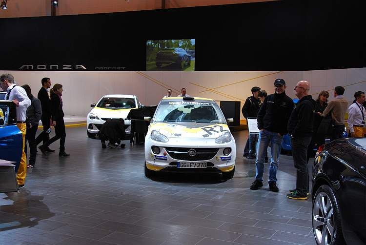Opel muss im Ruhrgebiet für Imagepflege sorgen und präsentierte sich auf einem großen Stand.  (Foto: Rosenow)
