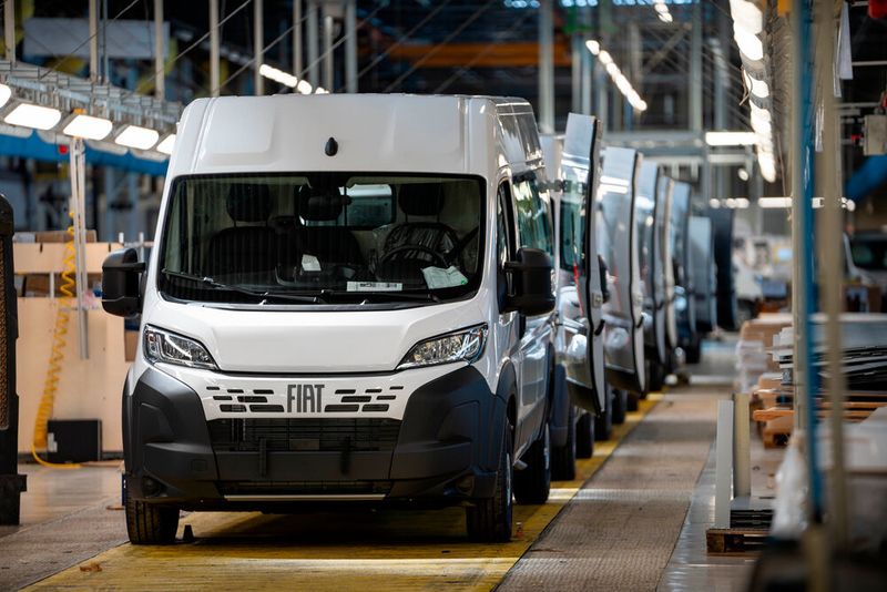 Auf Bestellung arbeitet die junge Abteilung Custom Fit, in der Stellantis Transporter an individuelle Kundenwünsche anpasst. (Bild: Fiat)