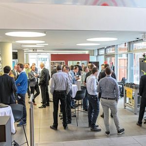 Eine Hausmesse mit MRK-Anwendungen ergänzte die Fachvorträge.