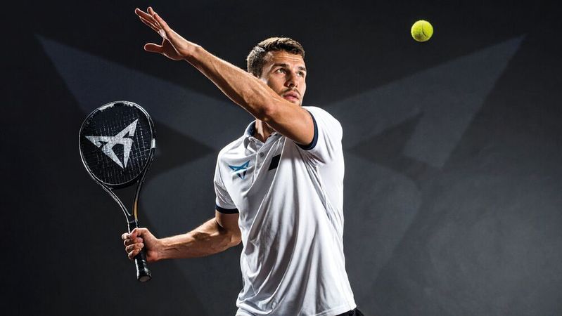 Cupra hat Seat längst überflügelt – doch wie kann die Zukunft der Muttermarke trotz der jüngsten Bestandsgarantie aussehen?(Bild:  Firefly / KI-generiert)