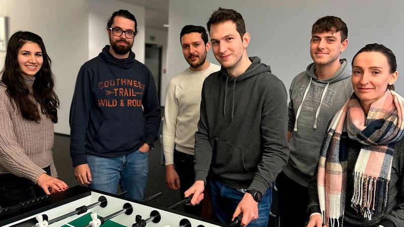 Team Software-Entwicklung für Hochvoltspeicher in Elektrofahrzeugen (Bild: Capgemini Engineering)