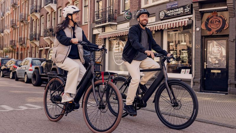 Das E‑Bike erhält immer mehr Features aus der Autobranche und transformiert sich vom gerne belächelten „Drahtesel“ zum vollwertigen Fahrzeug.(Bild:  www.abus.de | pd-f)