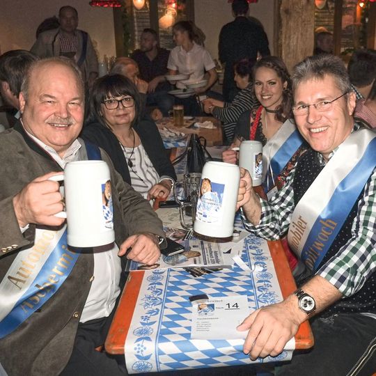 Automobiler Aschermittwoch: Albert Vetterl (li.), Präsident des Kfz-Gewerbes Bayern, und Rudolf Angerer, stellvertretender Landesinnungsmeister Kfz-Gewerbe Bayern.(Bild:  Zietz/»kfz-betrieb«)