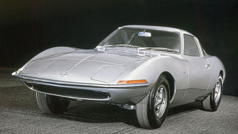 Der Experimental-GT von Opel war bei seiner Premiere auf der IAA 1965 das erste Konzeptfahrzeug eines deutschen Herstellers. (Bild: Opel Automobile GmbH)