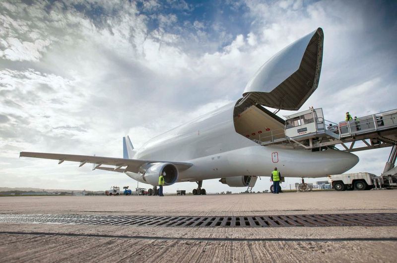 Airbus konnte die erste Konzeptphase für das Frachtflugzeug Beluga XL abschließen, die neue Generation der Großraumtransporter basiert auf dem A330. (Airbus)