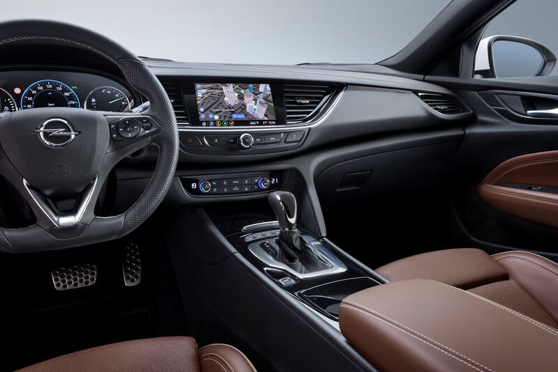 Die Systeme erhalten ein sieben (Radio) bzw. acht (Navi Pro, im Bild) Zoll großes Touchdisplay. (Opel)