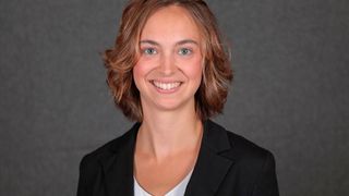 Die Arbeit von Dr.-Ing. Maren Scheel wurde jetzt mit dem Bertha-Benz-Preis 2023 belohnt. Sie hat eine Messmethode entwickelt, mit der man schädliche Schwingungen an Leichtbauteilen, wie Windkraftrotoren, im Vorfeld entdecken kann. Das hat die Jury überzeugt. Erfahren Sie mehr ... (Bild: F. Meinhardt)