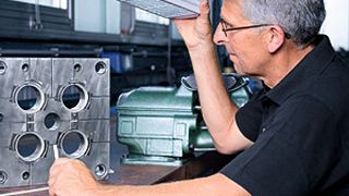 Individuell einstellbare Lichtlösungen kommen dem im Alter zunehmenden Lichtbedarf entgegen. (Bild: Waldmann)