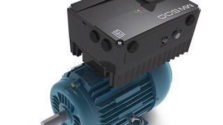 Der dezentral konzipierte Frequenzumrichter MW500 lässt sich direkt auf dem Motorklemmkastenrahmen montieren. (Bild: WEG)