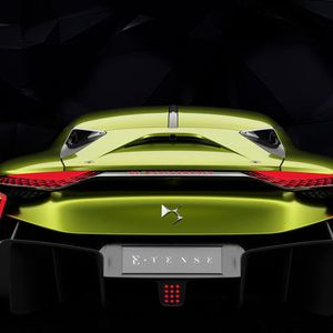 DS Automobiles präsentiert auf dem Genfer Autosalon das elektrische Concept Car DS E-TENSE mit 516 Nm Drehmoment und 295 kW Leistung.