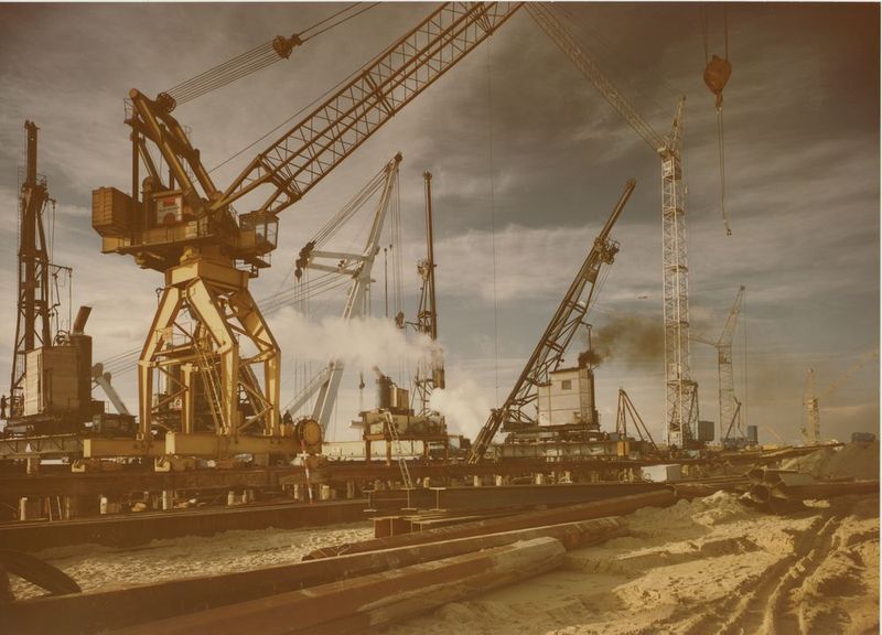 Hierfür war im Februar 1968 der Spatenstich für eine 700 m lange Stromkaje gesetzt worden (Bild: BLG Group)