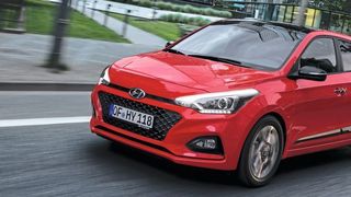 Nach drei Jahren spendiert Hyundai dem i20 ein Facelift. (Hyundai)