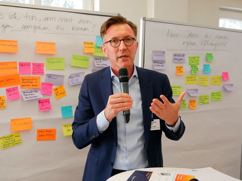 Passend zu seinem Vorredner stelle Reiner Louis von Computacenter die provokante Frage: Digitalisierung in Deutschland – (k)ein Problem? (Vogel IT-Medien GmbH)