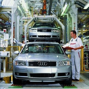 In der Automobilindustrie wird Innovation durch Kooperation in Netzwerken mit Zulieferern schon erfolgreich praktiziert. Bild: Audi