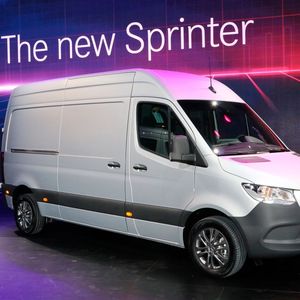 Der klassische Transporter ist der Kastenwagen – hier mit der mittelhohen Dachausführung.(Bild:  Klasing)