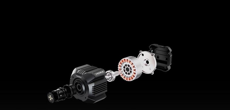 Der Motor im Moza R5 Pro liefert für das Force Feedback ein konstantes Drehmoment von 6 Nm. Das Lenkrad sitzt direkt auf der Achse des Motors. (Bild: Moza Racing)